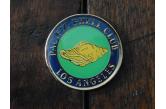 pin from the Pacific Shell Club Los Angeles. It measures 1 inch in diameter. It is in new, excellent, condition  (ebay) s. 6 $ / collag
