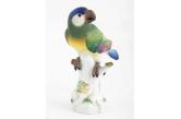 Figurka papugi (amazonka?), Miśnia, po 1934 r . porcelana, na spodzie znak wytwórni, wys. 14,5 cm (Sopocki Dom Aukcyjny - 6/2020 r.) w./s. 450 PLN / collag